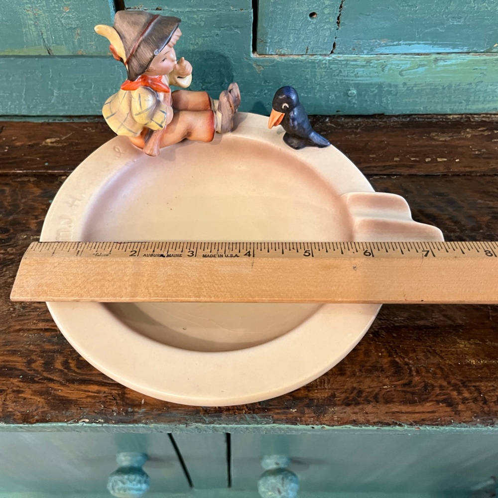 HUMMEL Figurine Ashtray. SINGING LESSONS. 34 2/0 TMK-2. Made between 1950-1955